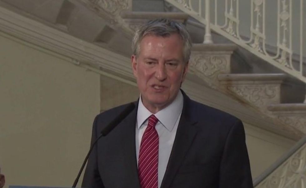 Mayor Bill de Blasio stands behind rule forbidding daddy-daughter dances at New York City schools