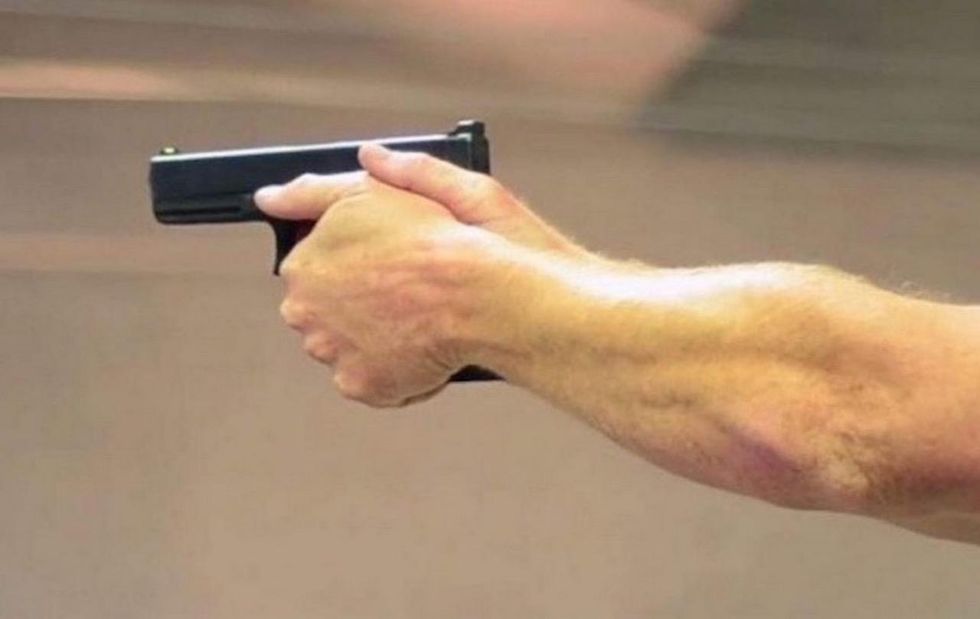 Gunman fires at homeowner and misses. Then homeowner pulls out his own gun — and aims much better.