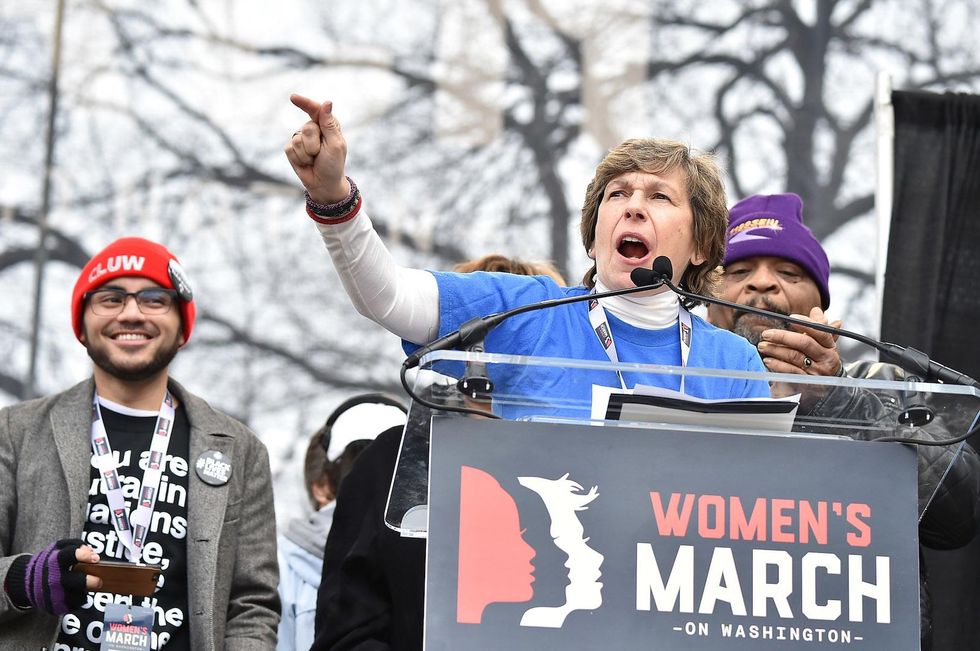 Teacher union leader claims 'universal' opposition to arming teachers, requests Trump meeting