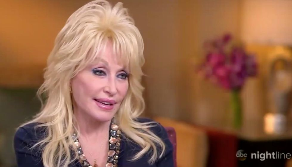 ABC reporter pushes Dolly Parton to bash Trump for sexism — she immediately shuts him down