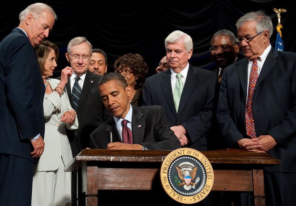 A bipartisan bill could ease Dodd-Frank banking regulations. Here's what you need to know.
