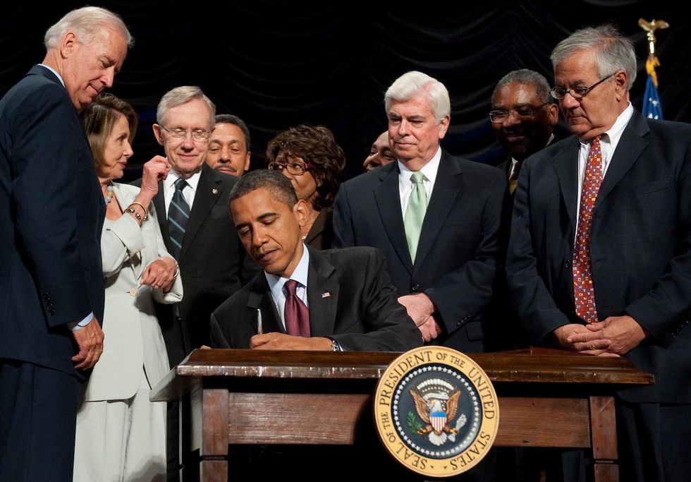 A bipartisan bill could ease Dodd-Frank banking regulations. Here's what you need to know.