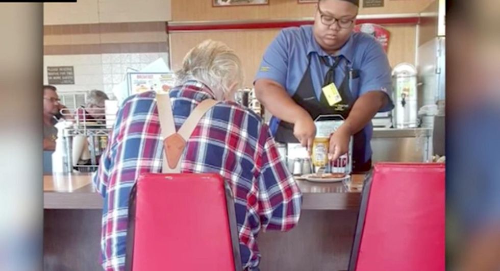 Act of simple kindness by a Texas waitress goes viral - and she got a big surprise