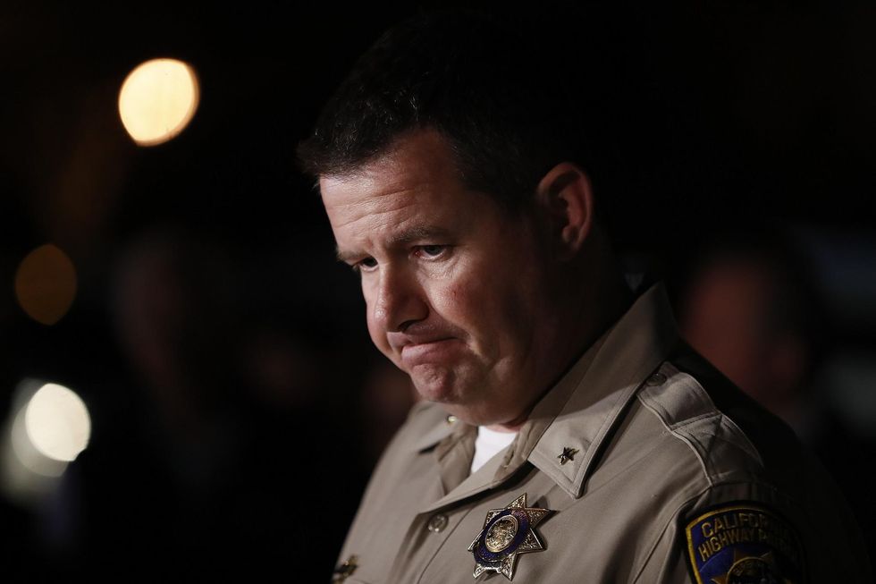 After 10 hour standoff with police, former serviceman kills 3 hostages