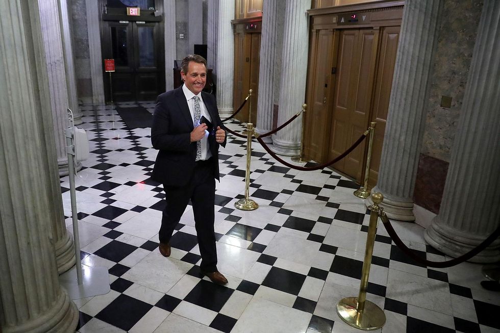 Flake files legislation to fight Trump tariffs