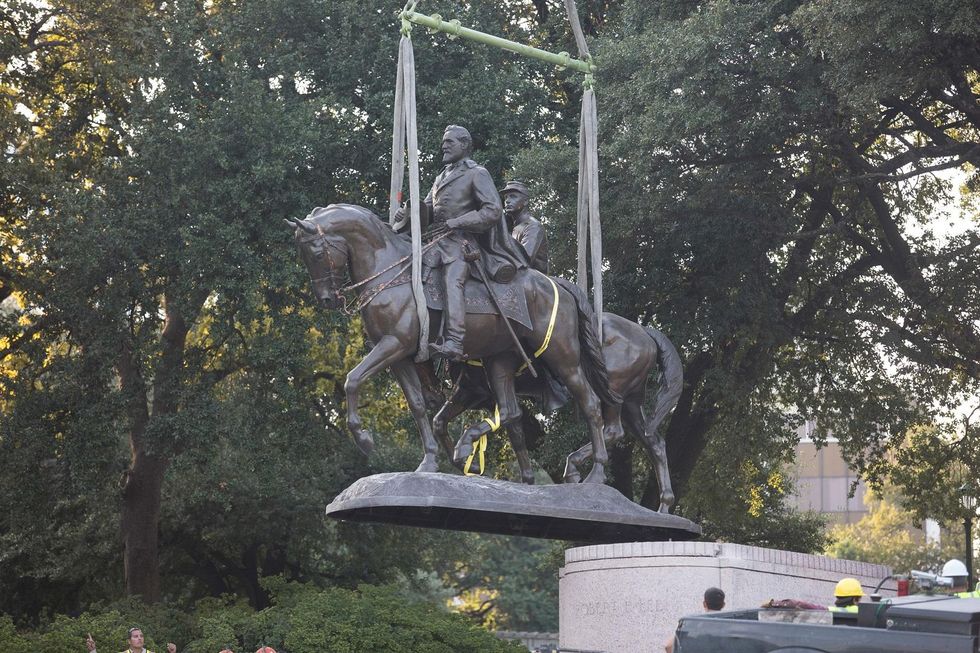 City of Dallas votes to remove Confederate statue, but backtracks over enormous price tag