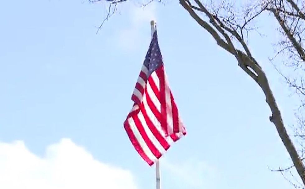 Veteran ordered to remove US flag from yard. He fights back. Now HOA is singing different tune.