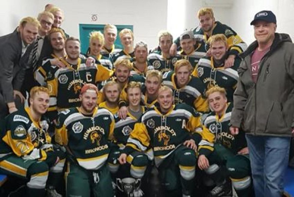 At least 14 dead after bus carrying junior hockey team crashes with semi-truck