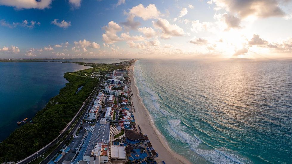 14 murders in a 36-hour period as drug cartels overrun popular Mexican tourist site