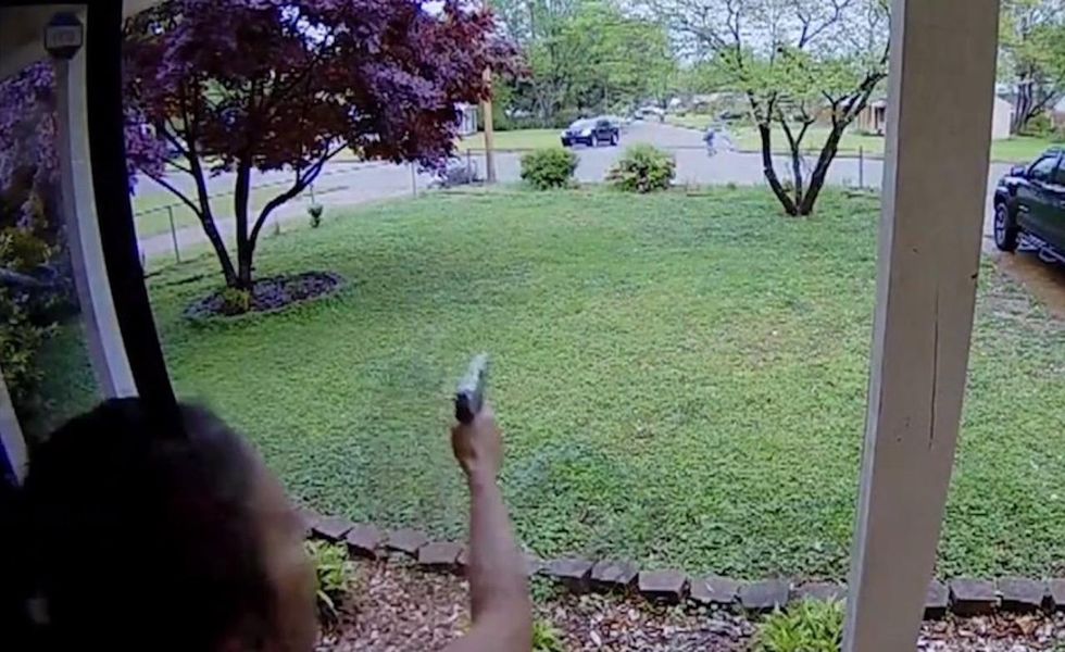 'She ain't scared of nothing': Gunman confronts husband in broad daylight — then wife smells blood