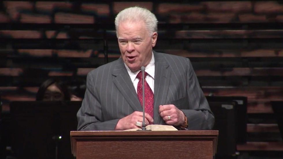 More than 1,000 Southern Baptist women call for leader's removal for his advice to abused women