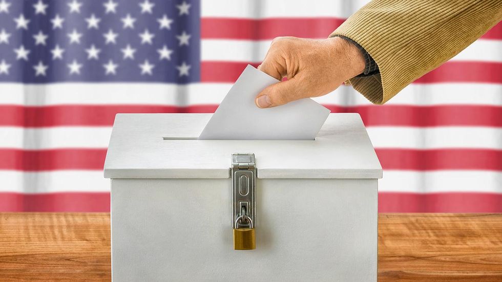 AZ-Sen: Three leading Republicans are all drawing on their unique ties to Trump
