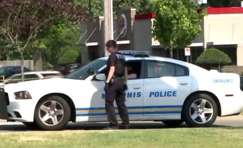Dad holding baby daughter attacked by four men. But Dad grabs his gun — and the tables turn.