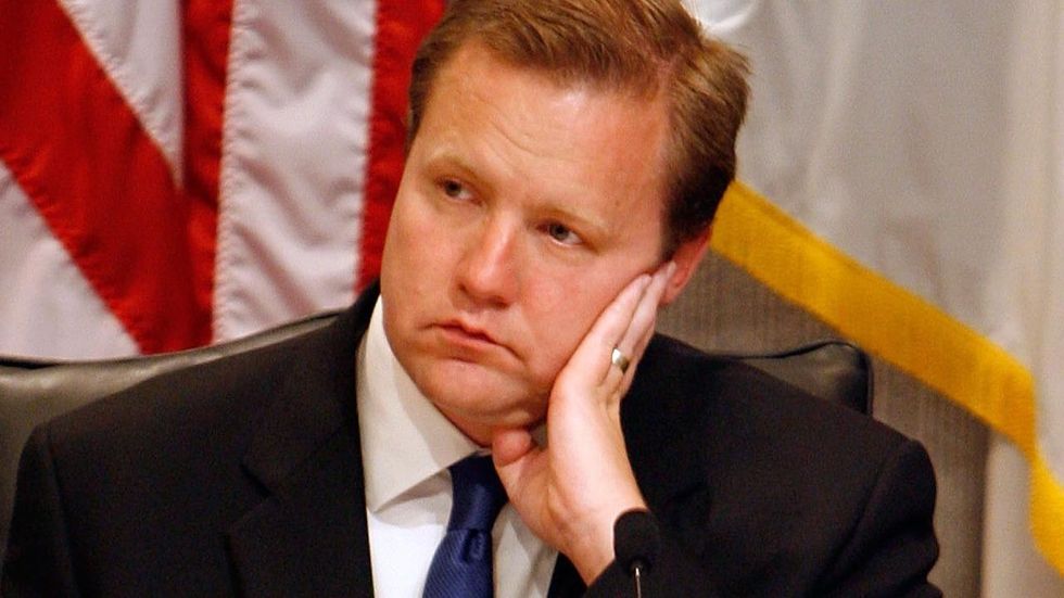 VA-Sen: Controversial Trump supporter leads in GOP primary battle, according to internal poll