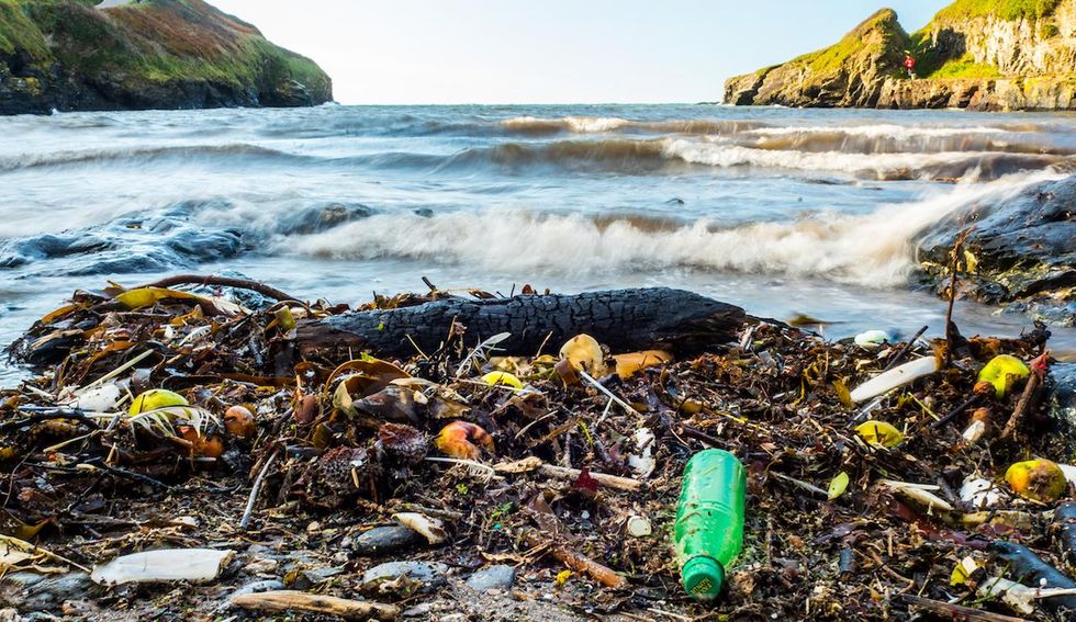 EU proposes ban on straws, other plastics to save the oceans; Chinese policy may be to blame