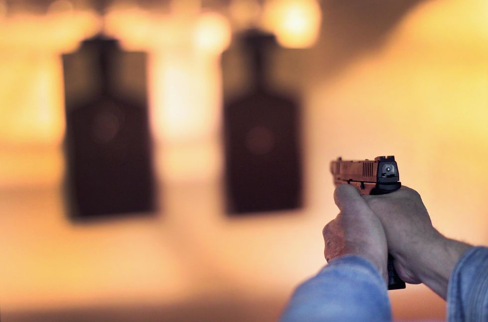 Convicted felon threatens concealed carry holder with gun. It doesn't end well for the criminal.