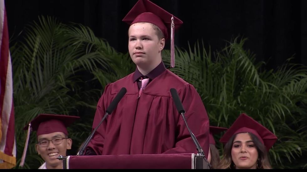 Texas high school graduate with nonverbal autism surprises classmates with speech at graduation