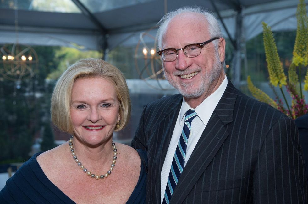 MO-Sen: McCaskill pulled her name from a bill after husband's $1M Cayman hedge fund investment