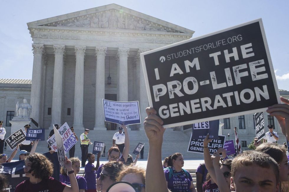 Supreme Court rules that crisis pregnancy centers do not have to advertise for abortion clinics
