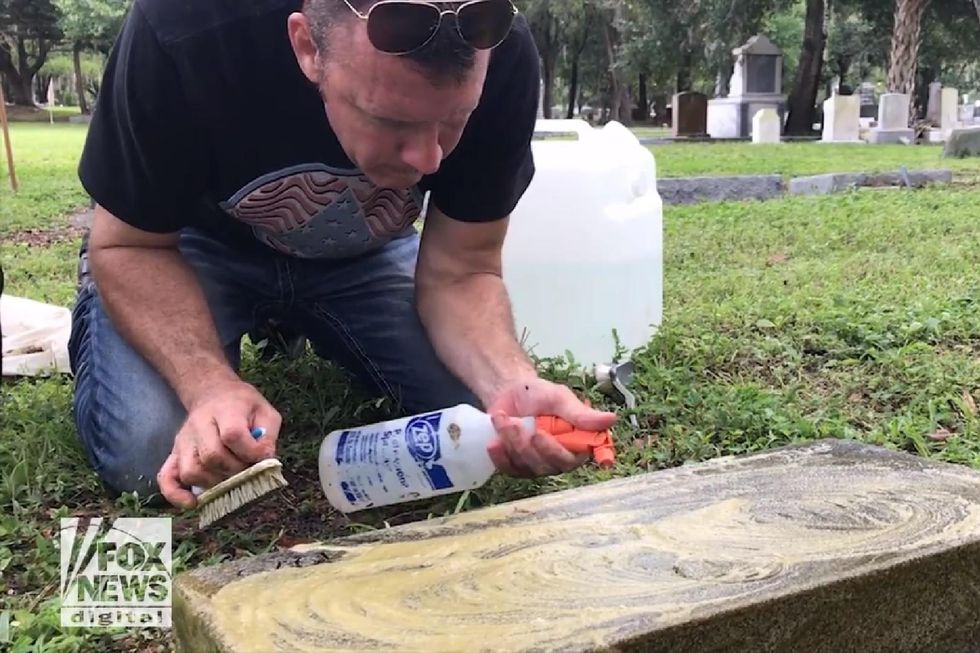 This man makes it his life goal to restore the gravestones of veterans and tell their stories