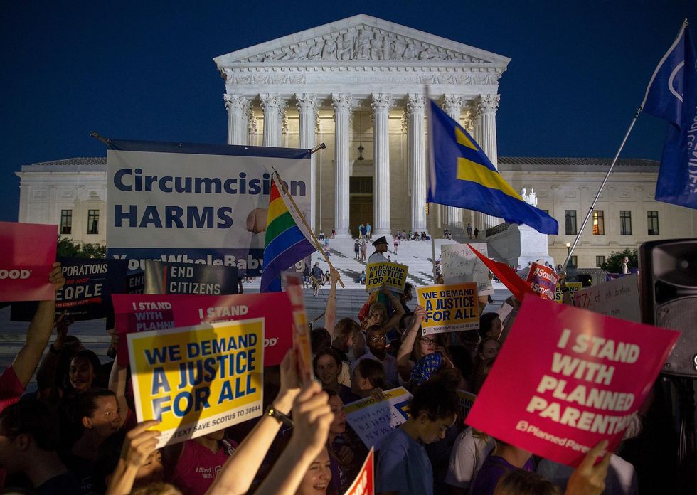 Fox News anchor driven from Supreme Court building by threats from leftist protesters