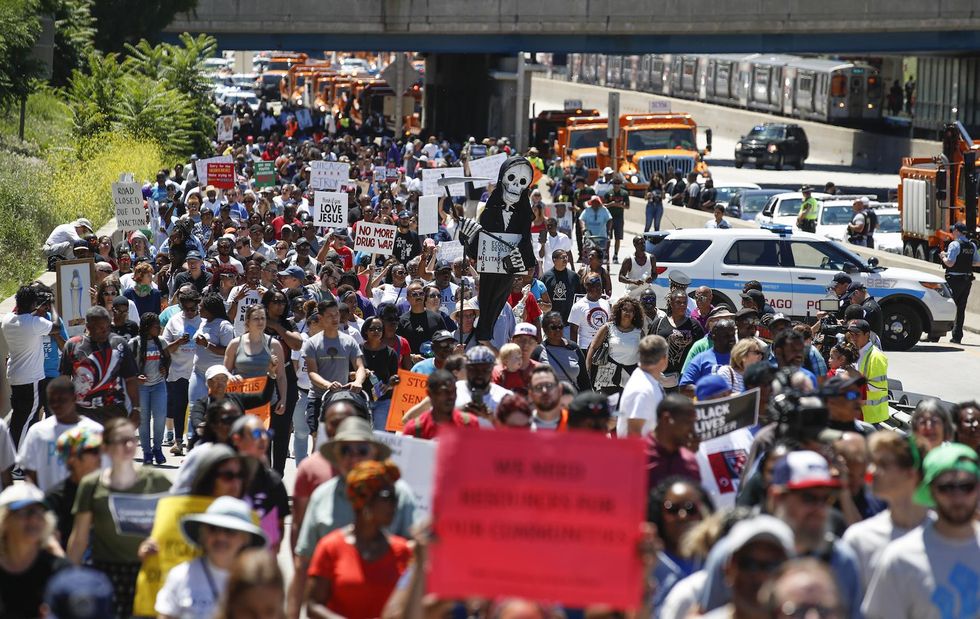 Delete your account': Mayor Emanuel and Gov. Rauner feud on Twitter over Chicago protest
