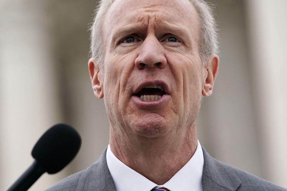 Illinois GOP Gov. Rauner signs new gun control legislation -- here's what will change