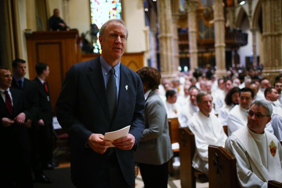 Gov. Rauner seeks distance from ally who handed out $300k in cash to Illinois voters at church