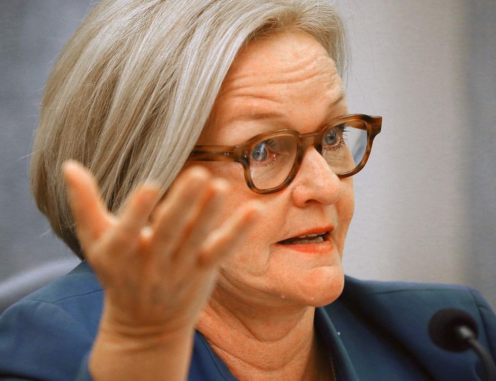 MO-Sen: Businesses linked to McCaskill's hubby raked in $131M from the feds since she took office