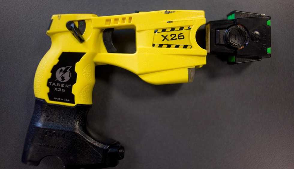 Cincinnati cop uses taser on unarmed 11-year-old girl accused of stealing backpack full of food