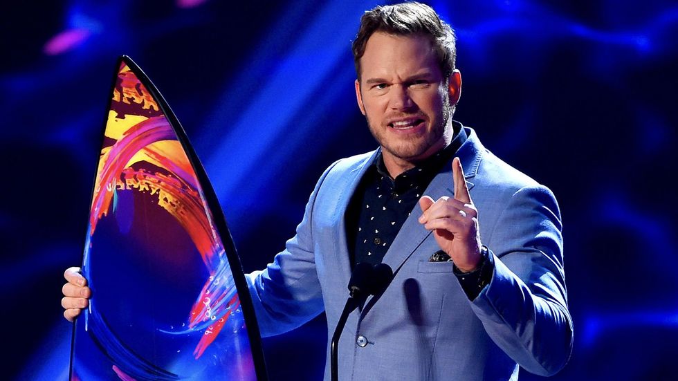 Chris Pratt accepts award at Teen Choice Awards: ‘I love God … and you should too!’