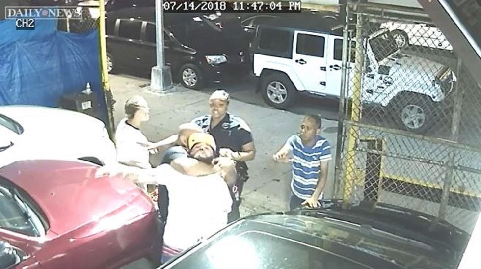 Watch: NYPD detective allegedly uses banned chokehold during arrest