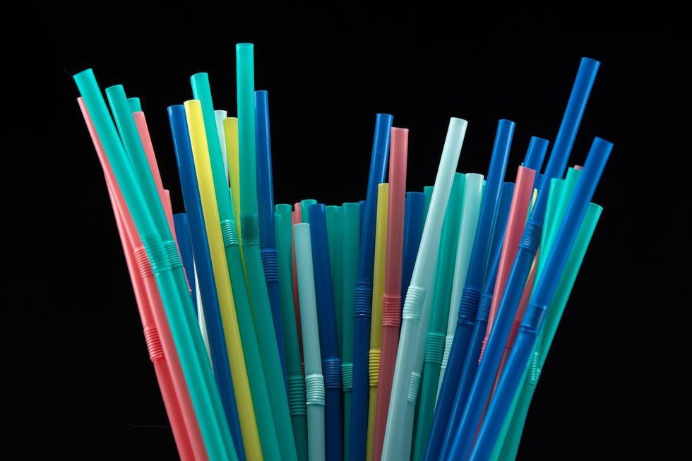 Illinois plastic straw-maker plans for growth even as companies and cities ban its products