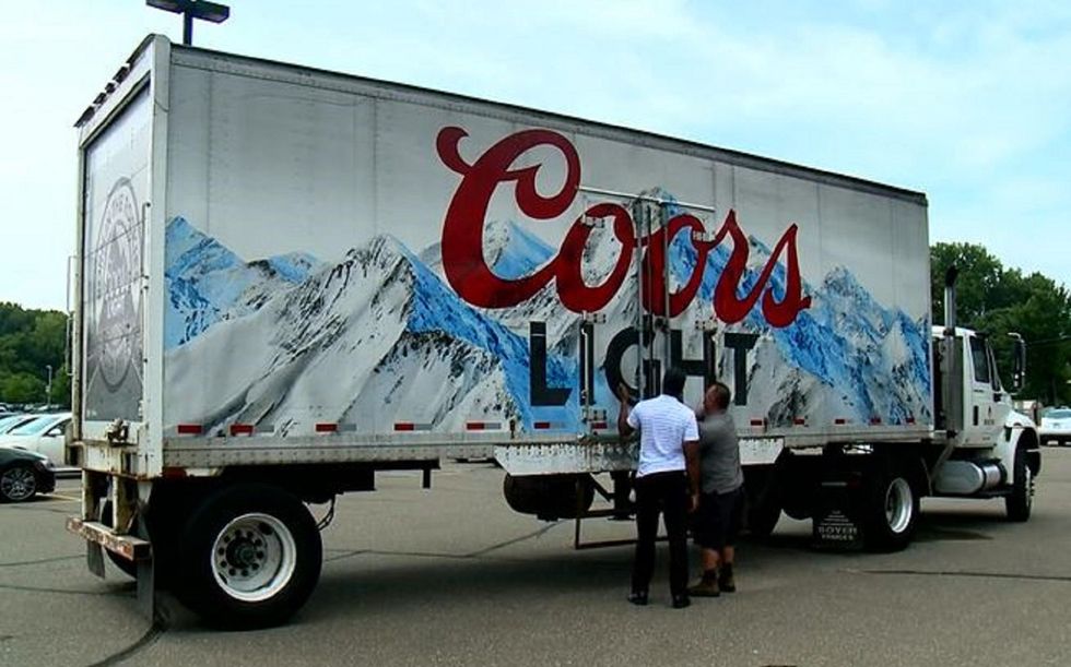 Coors Light saves lives': Beer deliverymen talk man out of suicide by offering him a 12-pack
