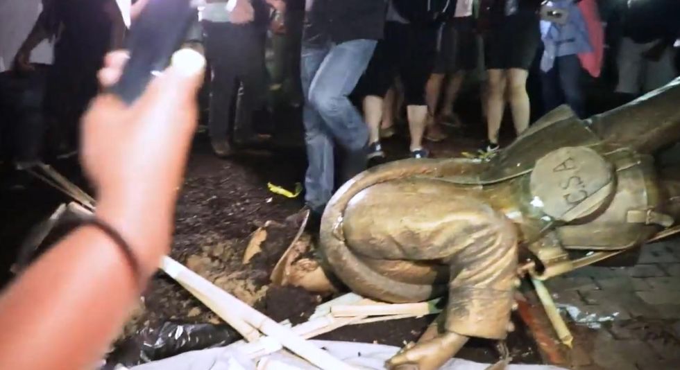 VIDEO: Student protesters topple 'racist' Silent Sam Confederate monument at UNC-Chapel Hill