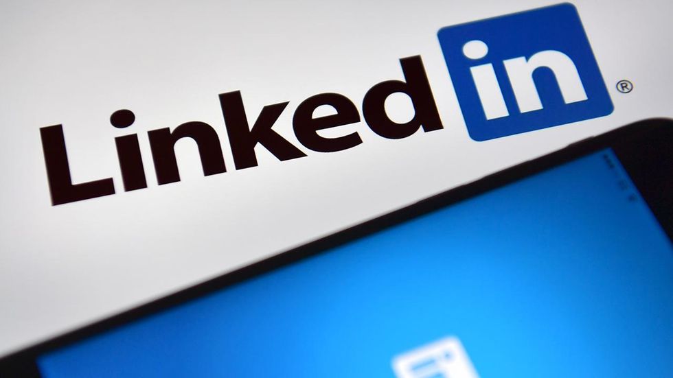 US intelligence official warns that Chinese government is running covert operation through LinkedIn