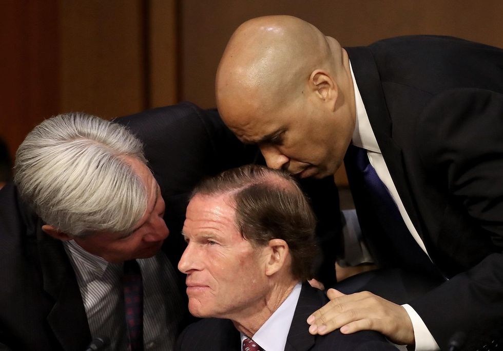 Senate Democrats try to adjourn Brett Kavanaugh hearing before it starts