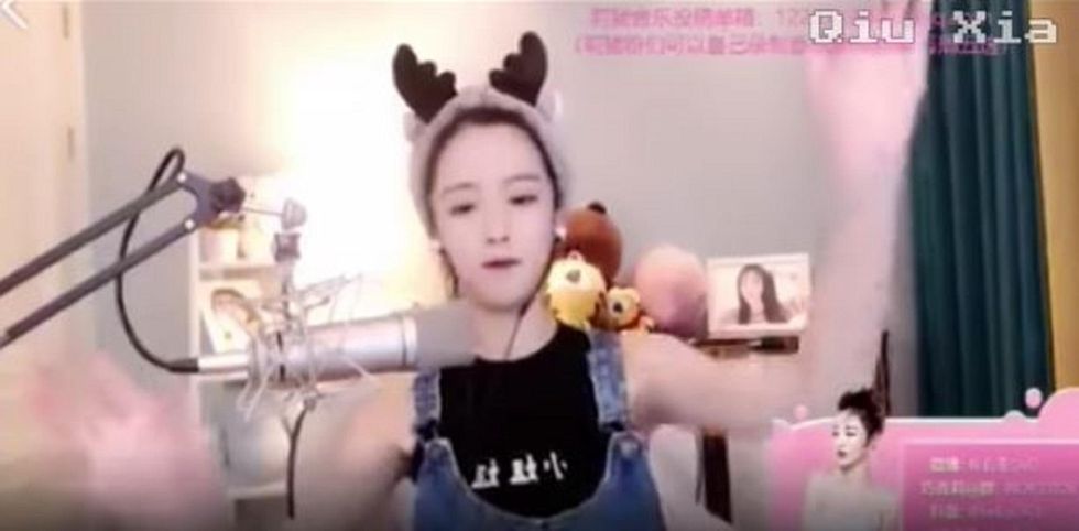 China detains internet star for 'disrespecting' national anthem in 10-second segment