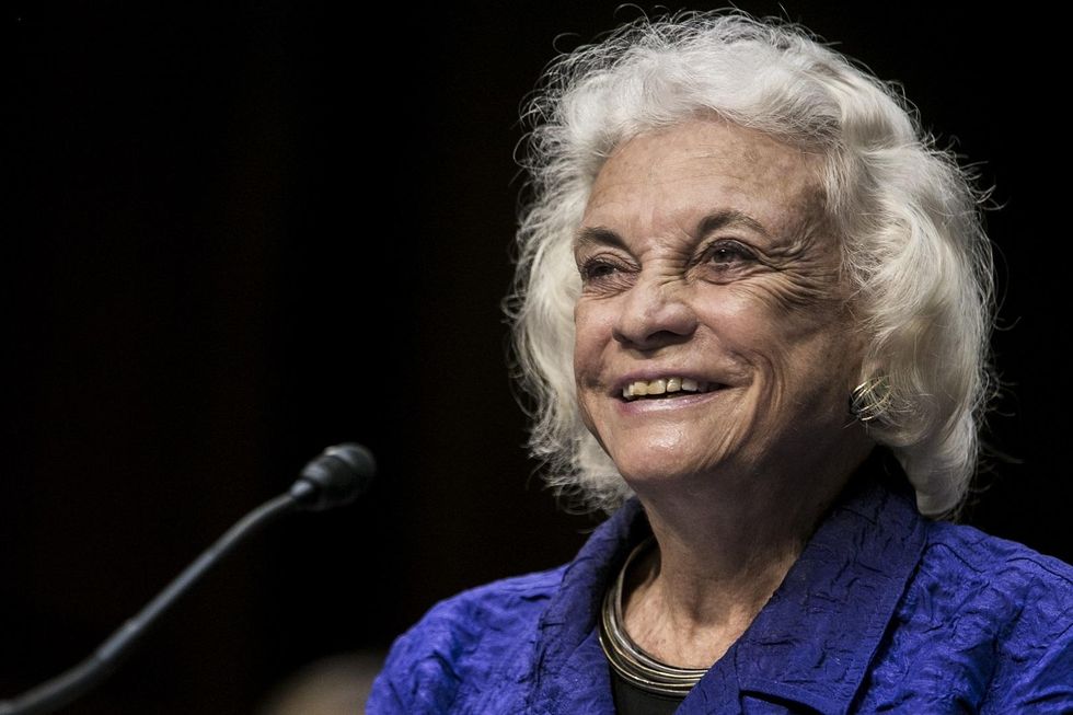 Former Supreme Court Justice Sandra Day O'Connor reveals that she has been diagnosed with dementia