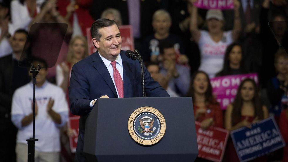 TX-Sen: Ted Cruz crowd roars with laughter to senator's response when someone shouted 'lock him up