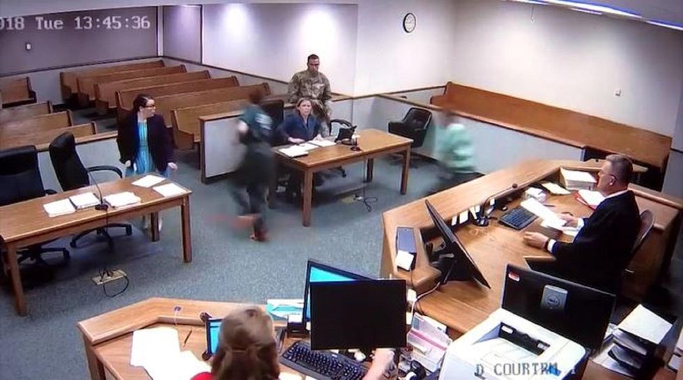 Washington judge jumps from bench, ditches his robe to chase down fleeing inmates