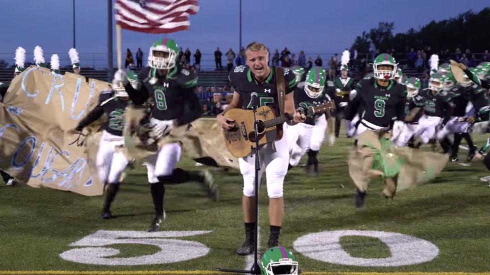 HS football player’s moving rendition of national anthem goes viral: ‘I’m proud of my country’