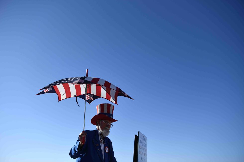 Poll: Americans say US needs a third party