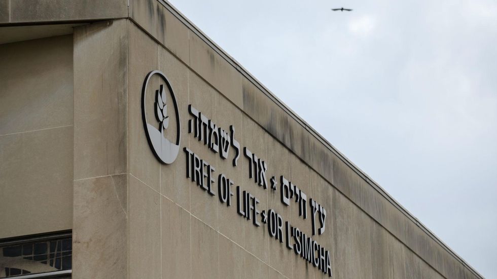 Trump, FLOTUS to visit Pittsburgh synagogue where deadly massacre claimed 11 lives