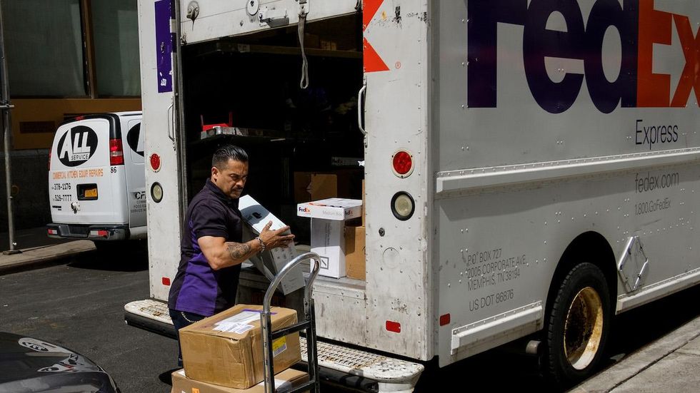 FedEx to end program that offers discounts for business members of NRA
