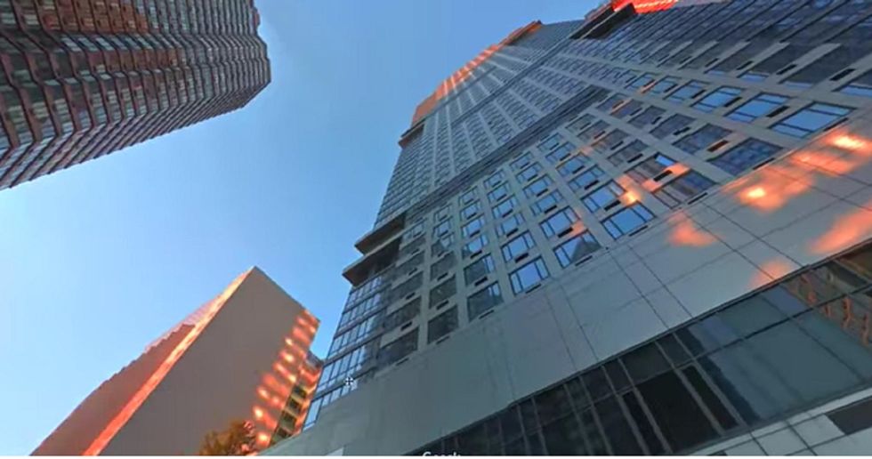 New York City officials raid condo building amid Airbnb crackdown