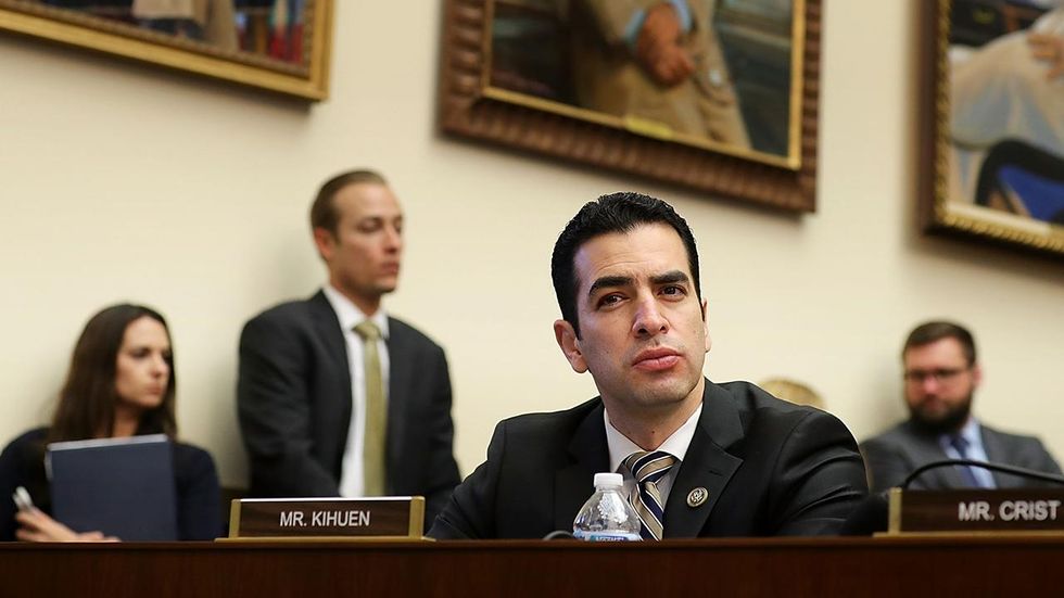 NYT, CNN wildly skew story on sexual harassment, Pence's press secretary busts them