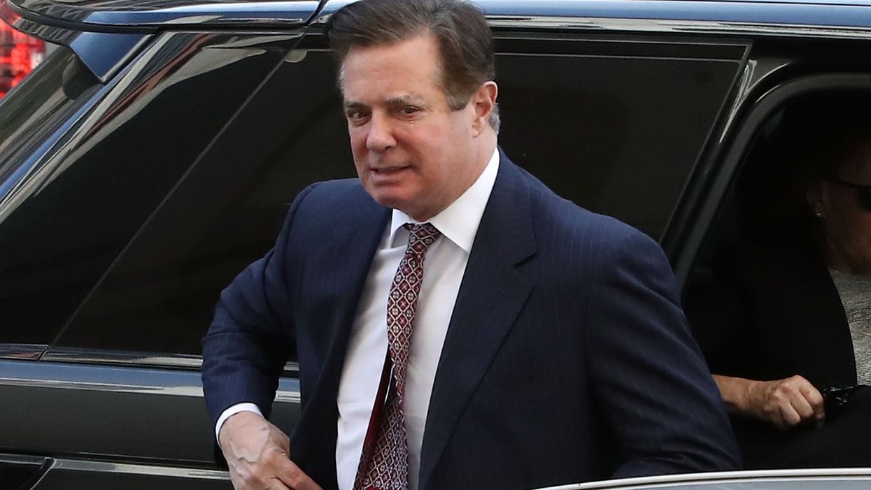 Paul Manafort reportedly asked Ecuador to turn over Assange