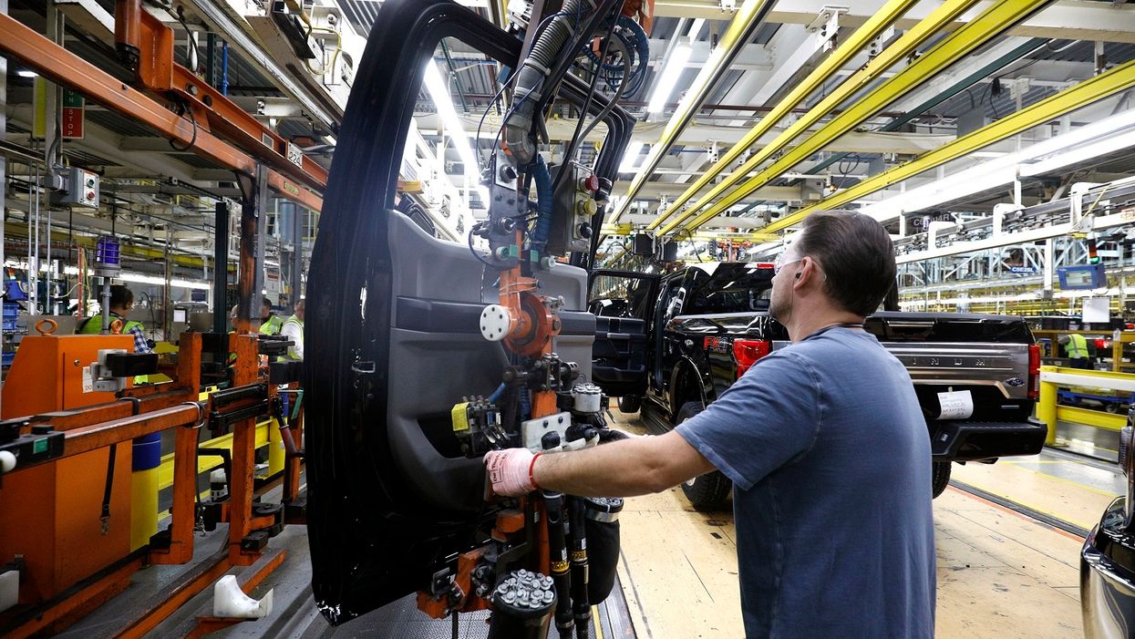 US job market fails to meet expectations, unemployment stays unchanged