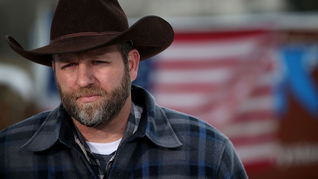 Oregon rancher Ammon Bundy backs away from 'warmongers' following backlash over comments on migrants
